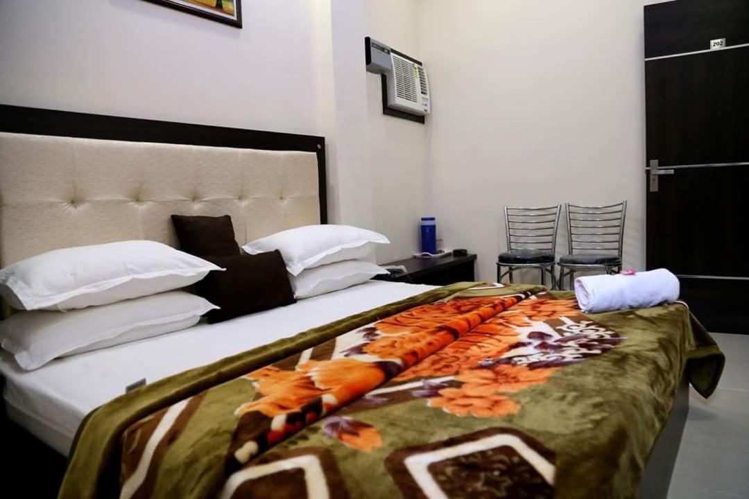 Hotel White Tulip Amritsar Extérieur photo